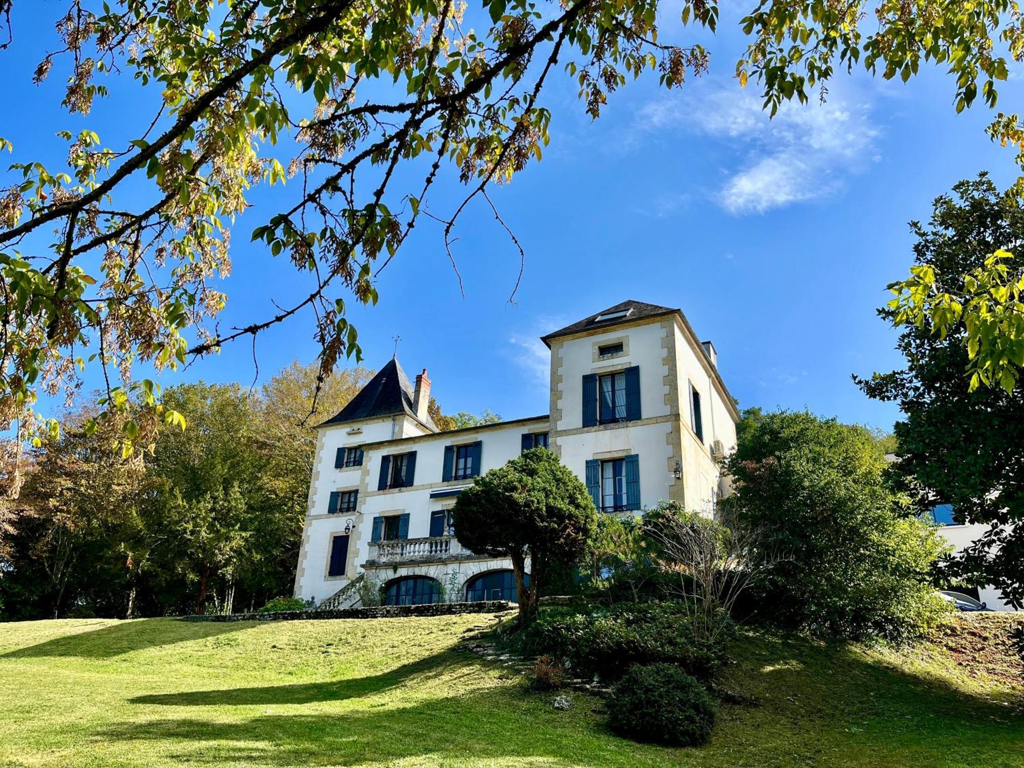 Richard Lequet Domaine Gastronomique Du Val D Atur Boulazac Isle Manoire Exterior foto